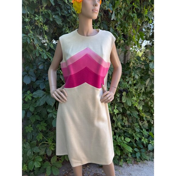 1960s Clarissa Modelle Virgin Wool Knit Shift Dress Mod Ivory Pink Chevron Sz 46 - Picture 2 of 15